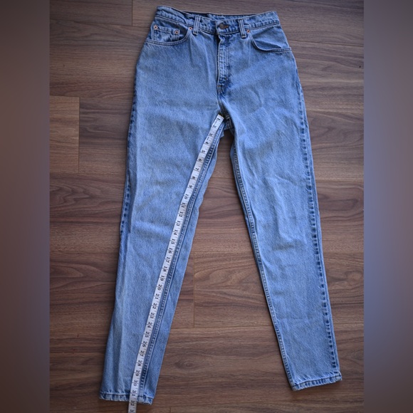Vintage Levi's Relaxed Fit 550’s Light Blue Denim Womens 9 Long Jeans from 1995 - Picture 11 of 12